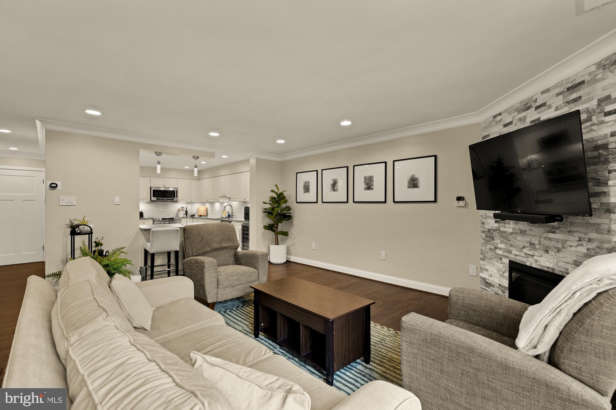 BRISTOL SQUARE - Residential