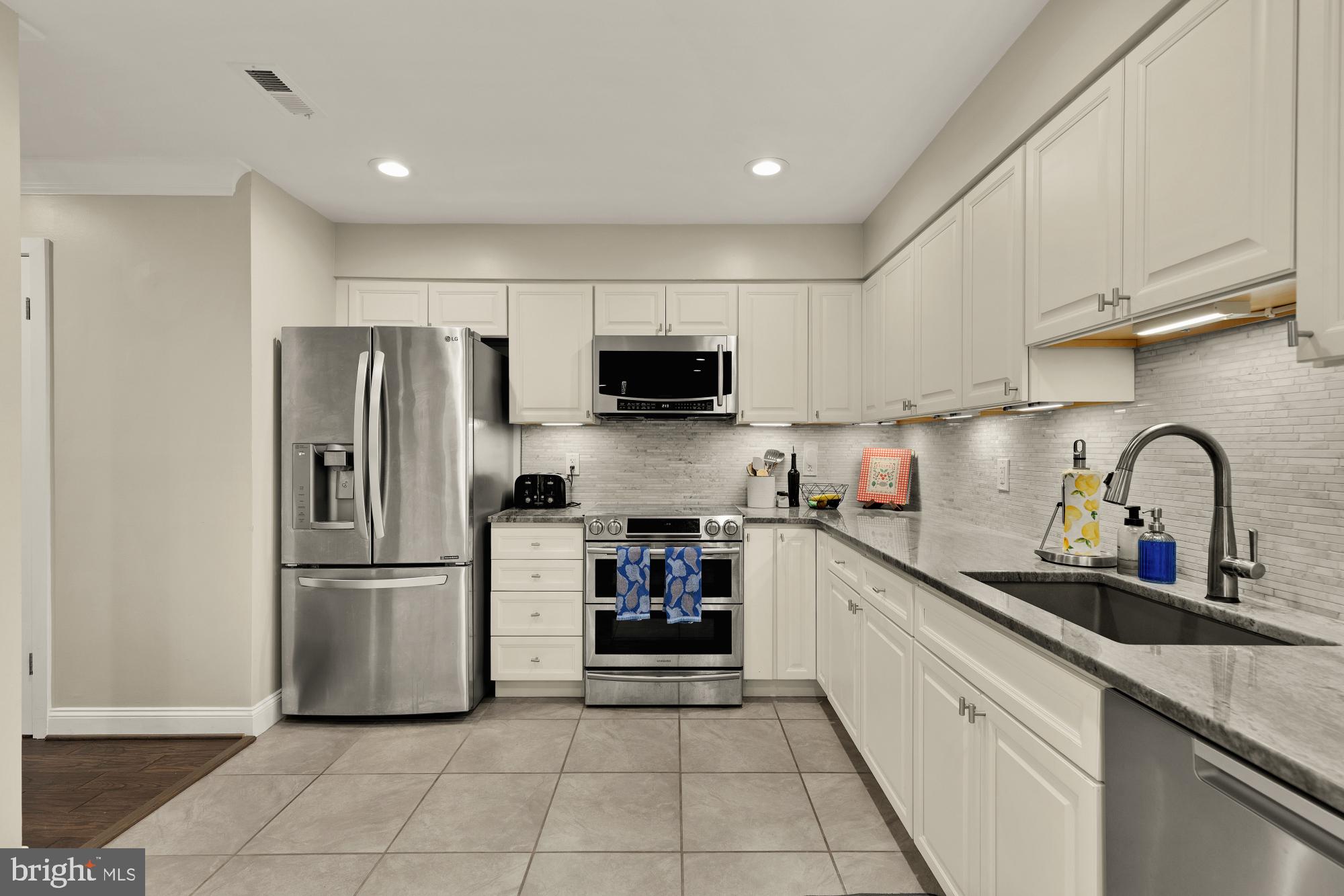 BRISTOL SQUARE - Residential