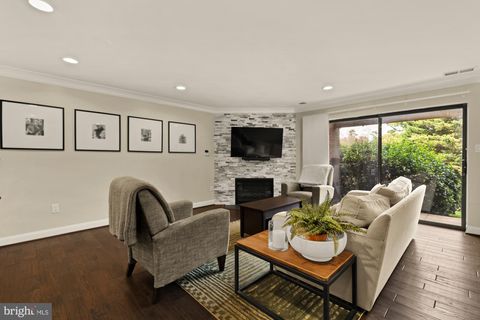 47 DUDLEY COURT 18 BETHESDA MD 20814