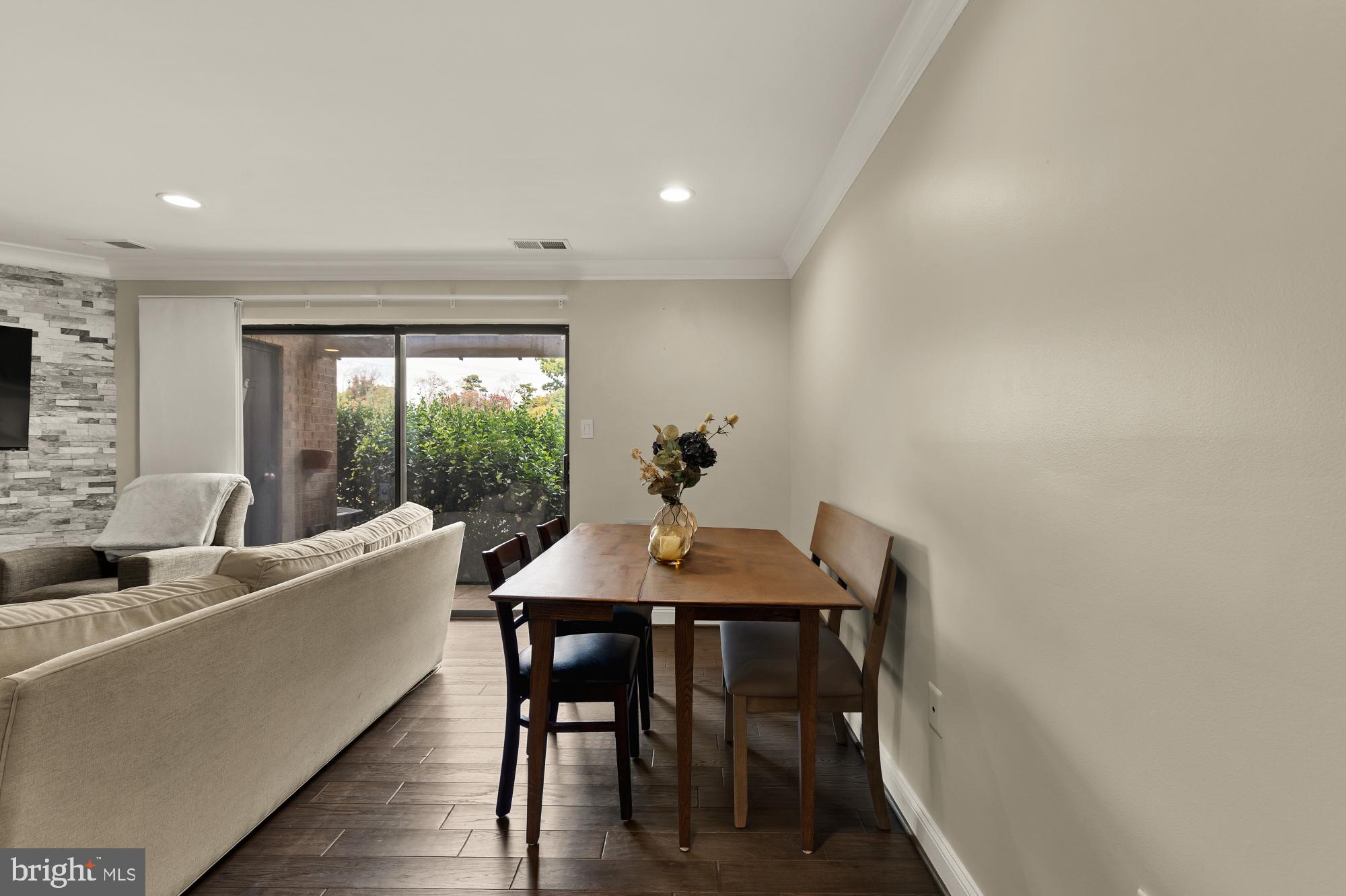 BRISTOL SQUARE - Residential