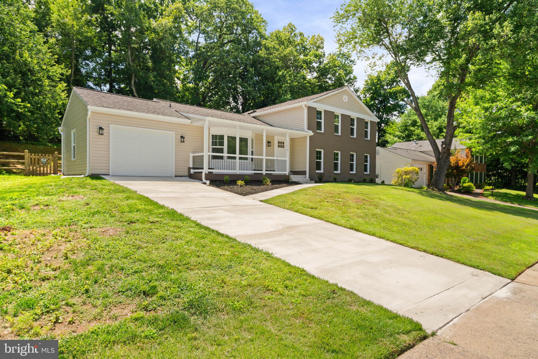 1216 BRADFIELD DRIVE SW