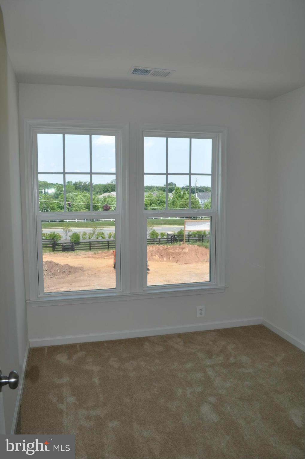 SIGNATURE AT BROADLANDS - Residential Lease