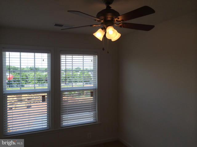 SIGNATURE AT BROADLANDS - Residential Lease