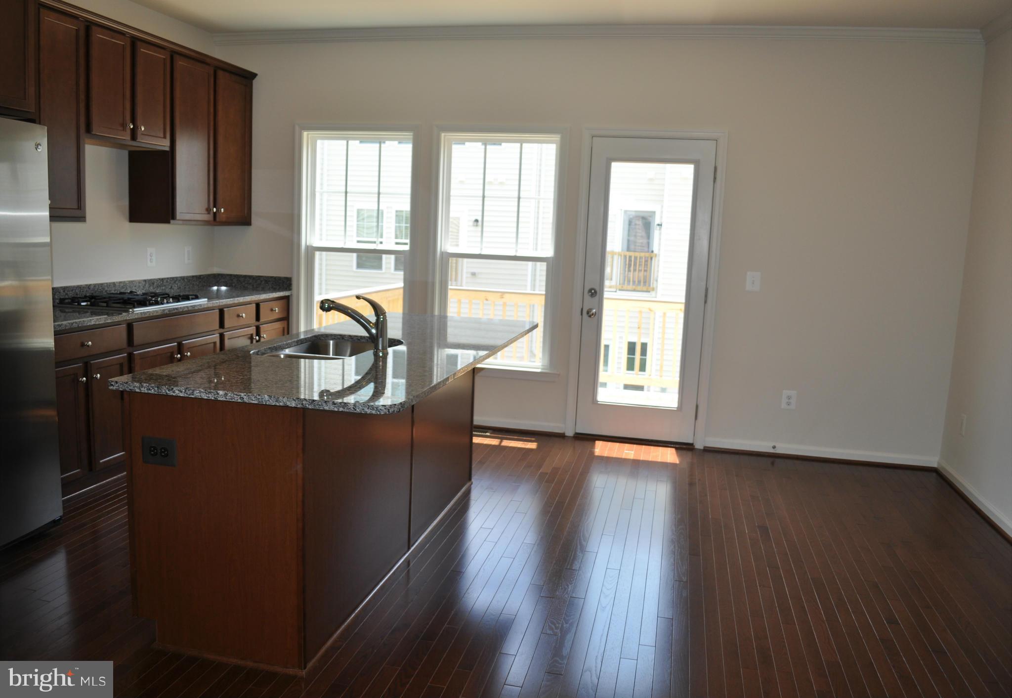 SIGNATURE AT BROADLANDS - Residential Lease