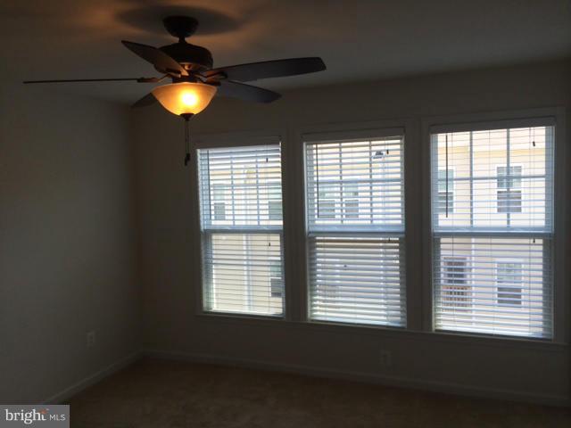 SIGNATURE AT BROADLANDS - Residential Lease