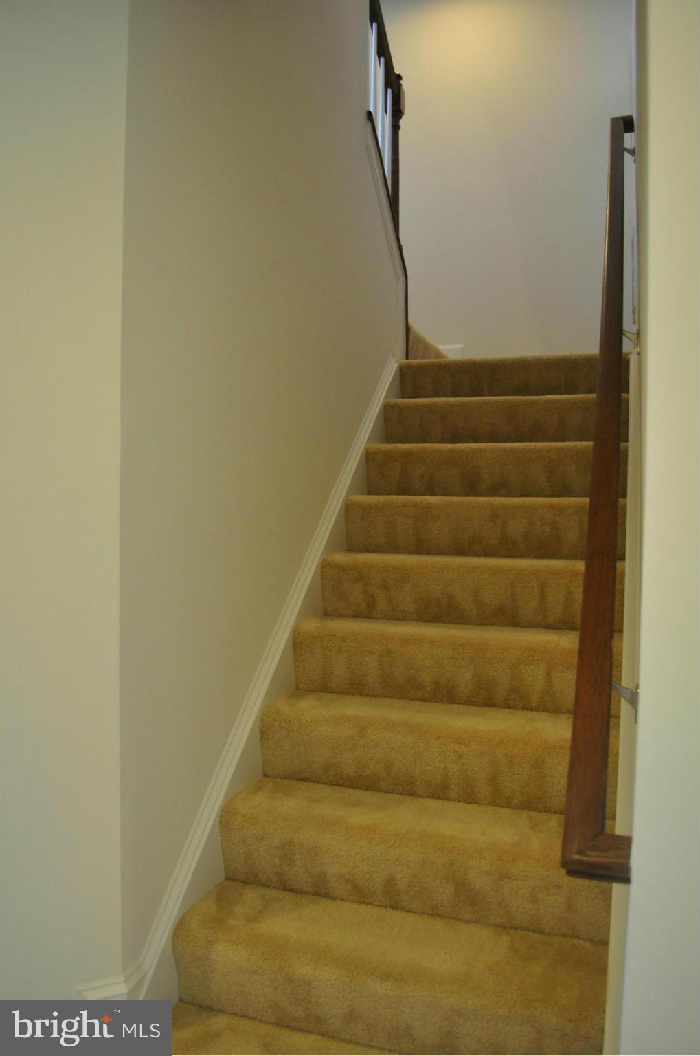 SIGNATURE AT BROADLANDS - Residential Lease