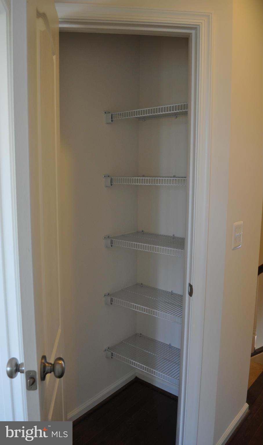 SIGNATURE AT BROADLANDS - Residential Lease