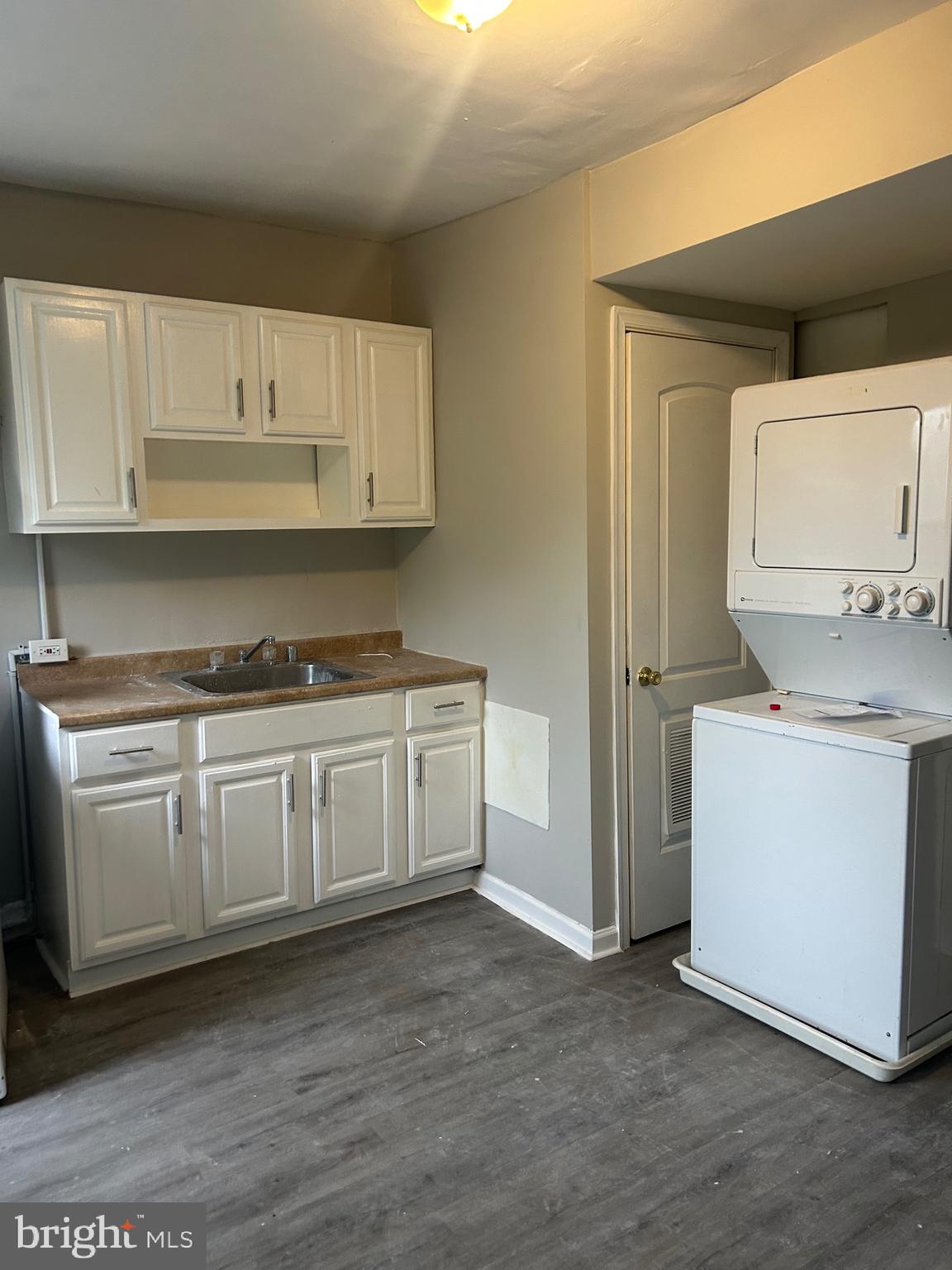 COLD SPRING NEWTOWN - Residential Lease