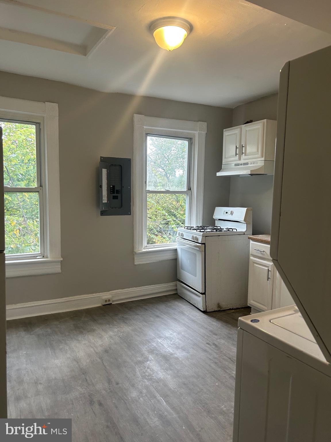 COLD SPRING NEWTOWN - Residential Lease