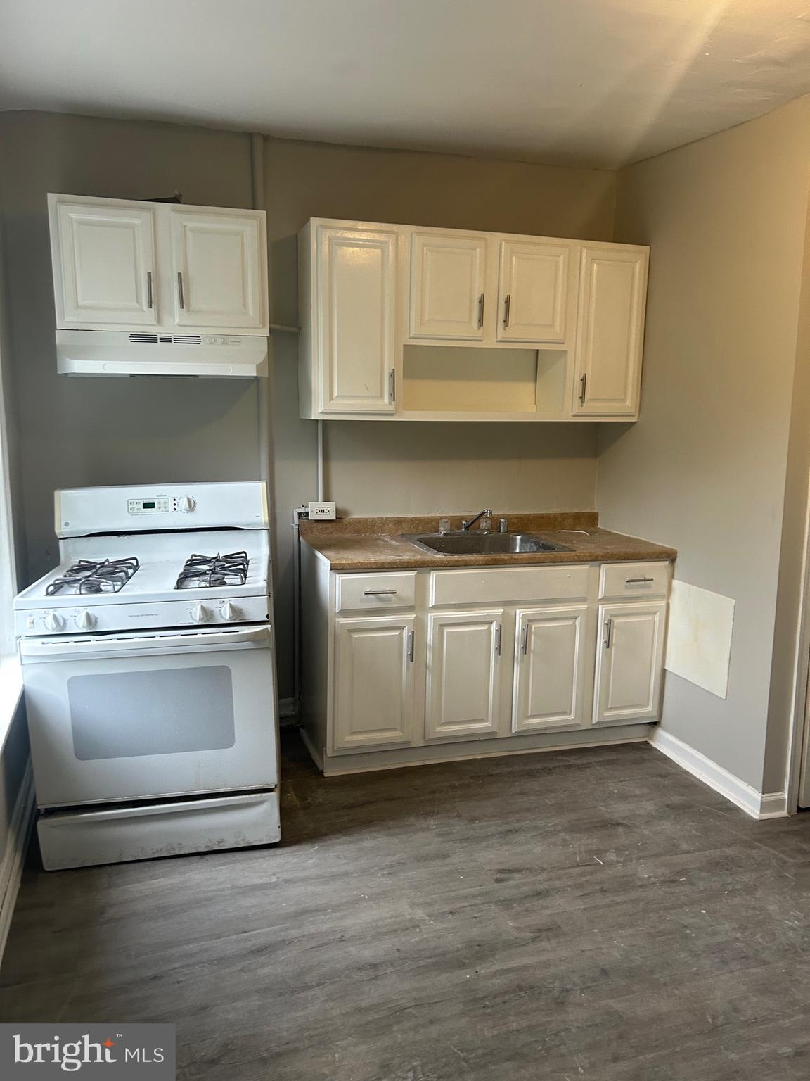 COLD SPRING NEWTOWN - Residential Lease