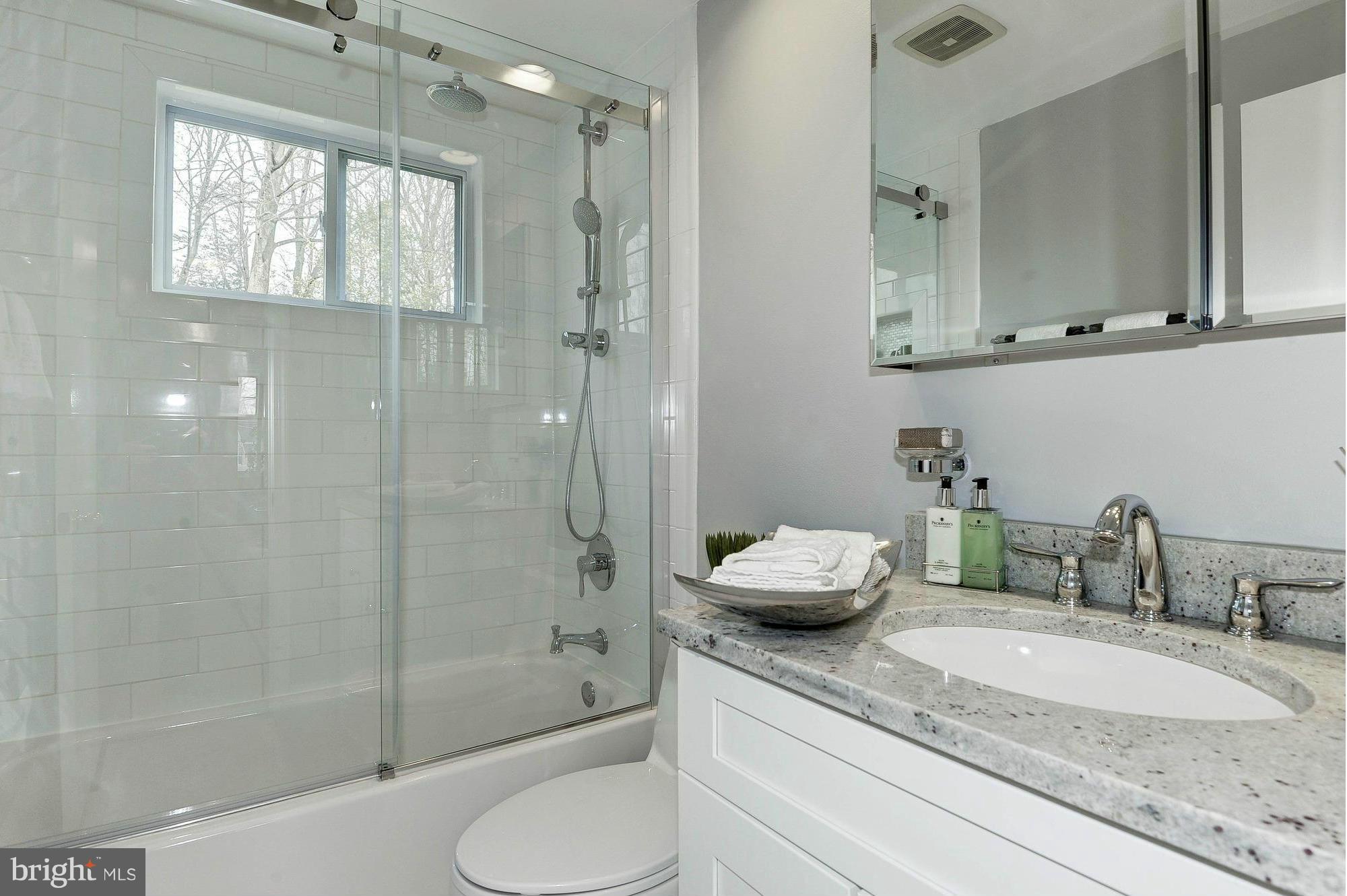 BARCROFT WOODS - Residential