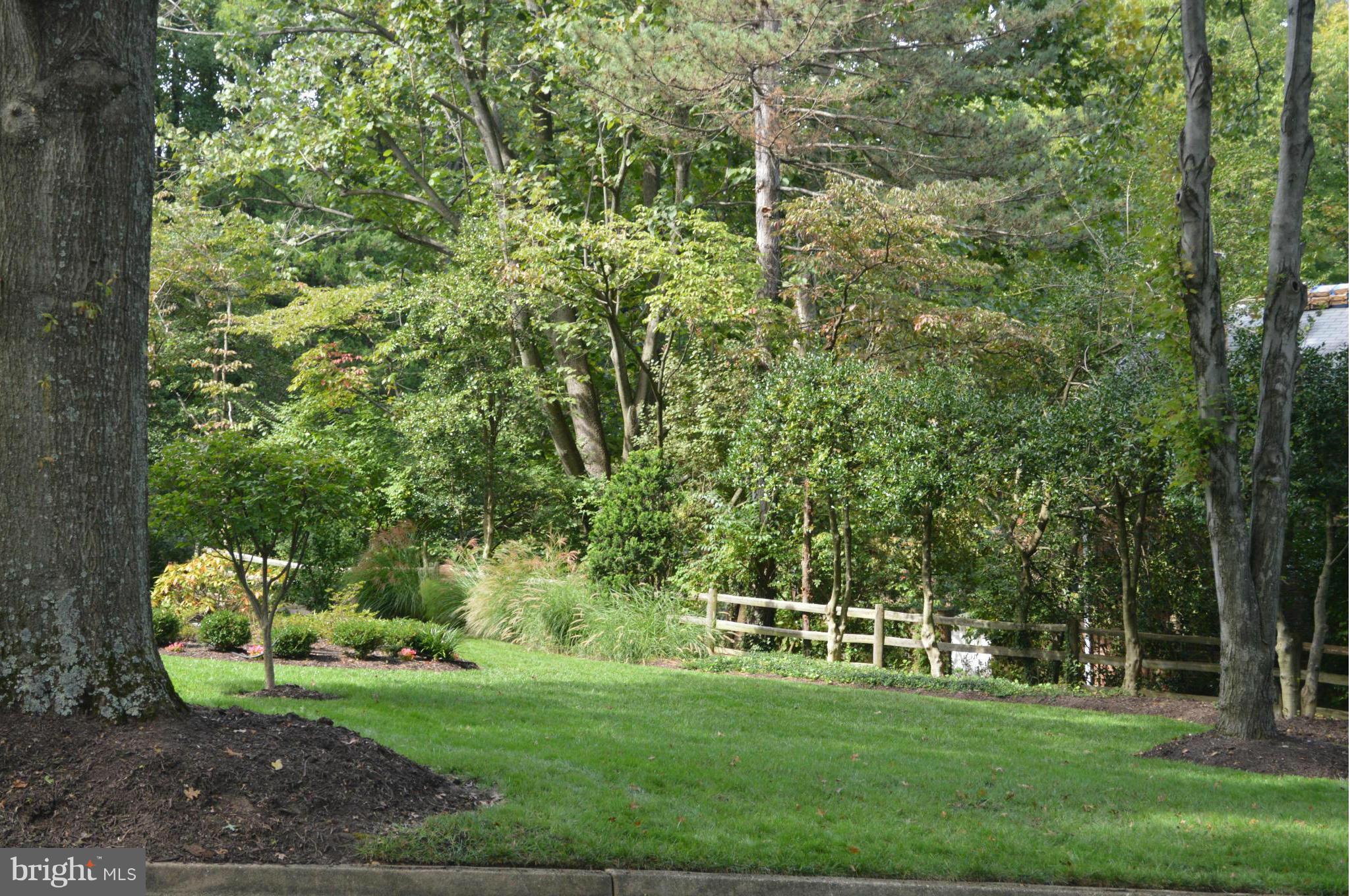 BARCROFT WOODS - Residential