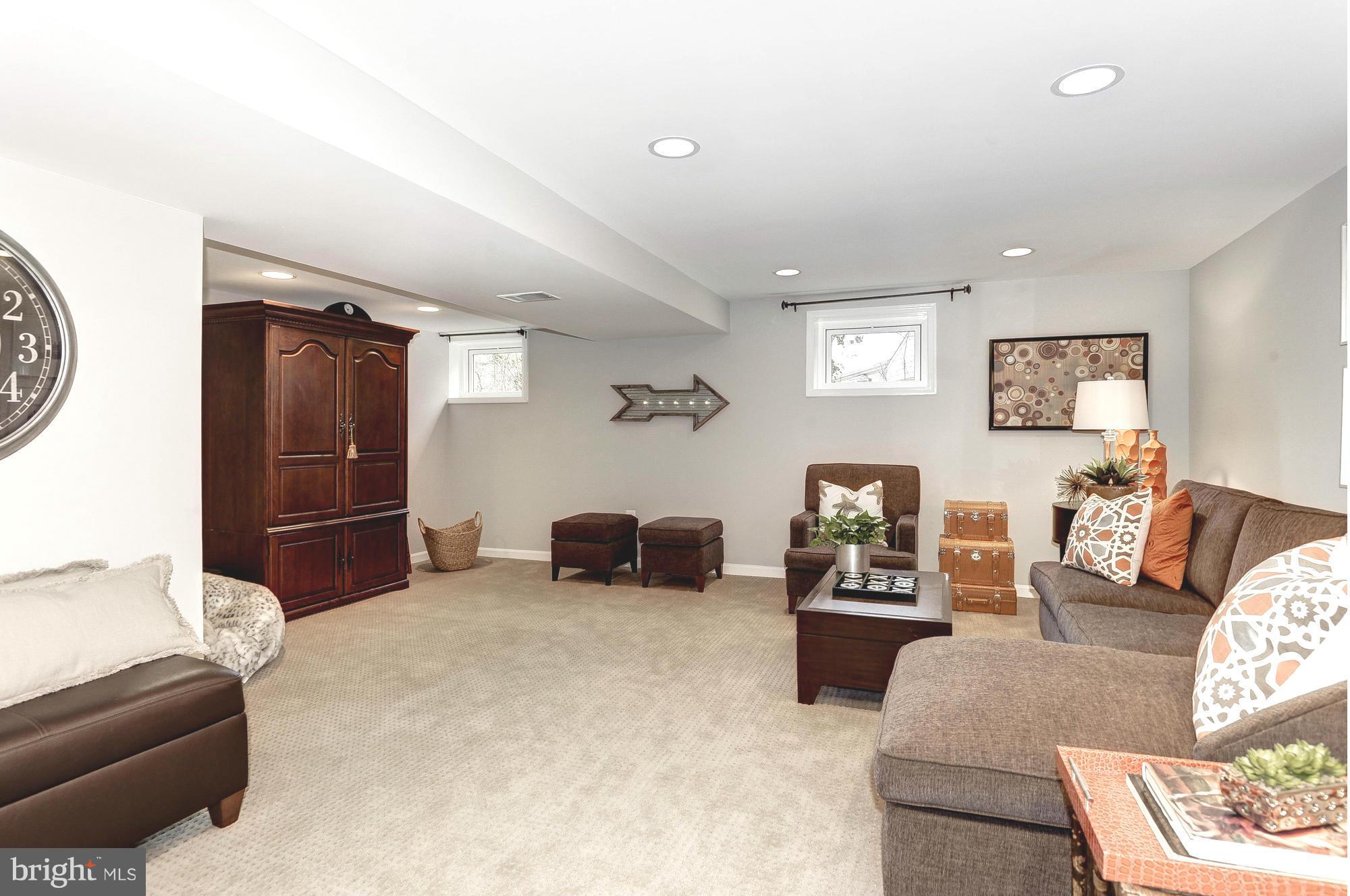 BARCROFT WOODS - Residential