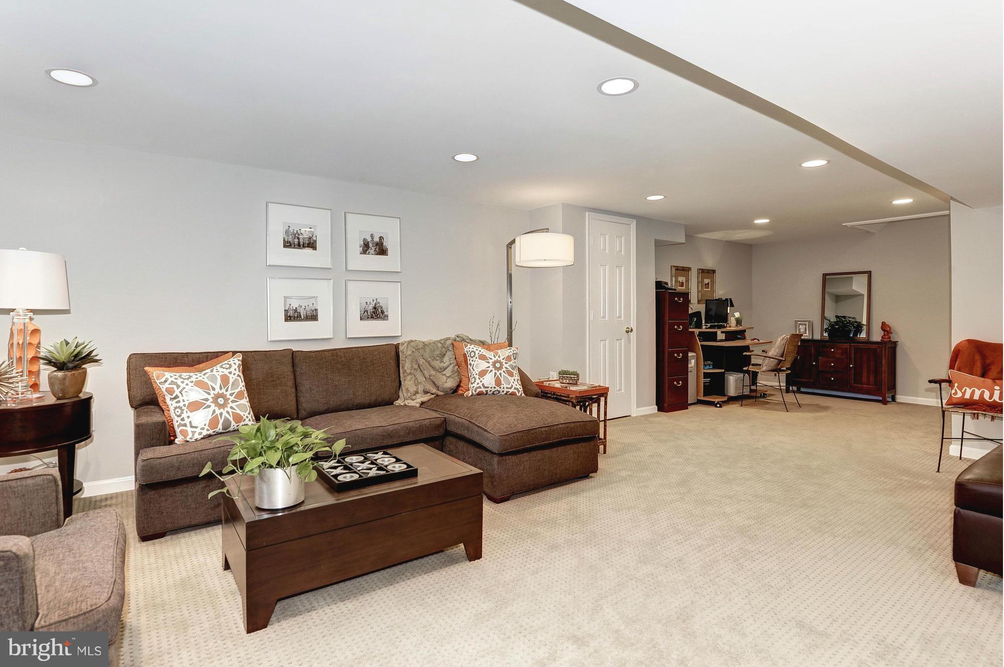 BARCROFT WOODS - Residential