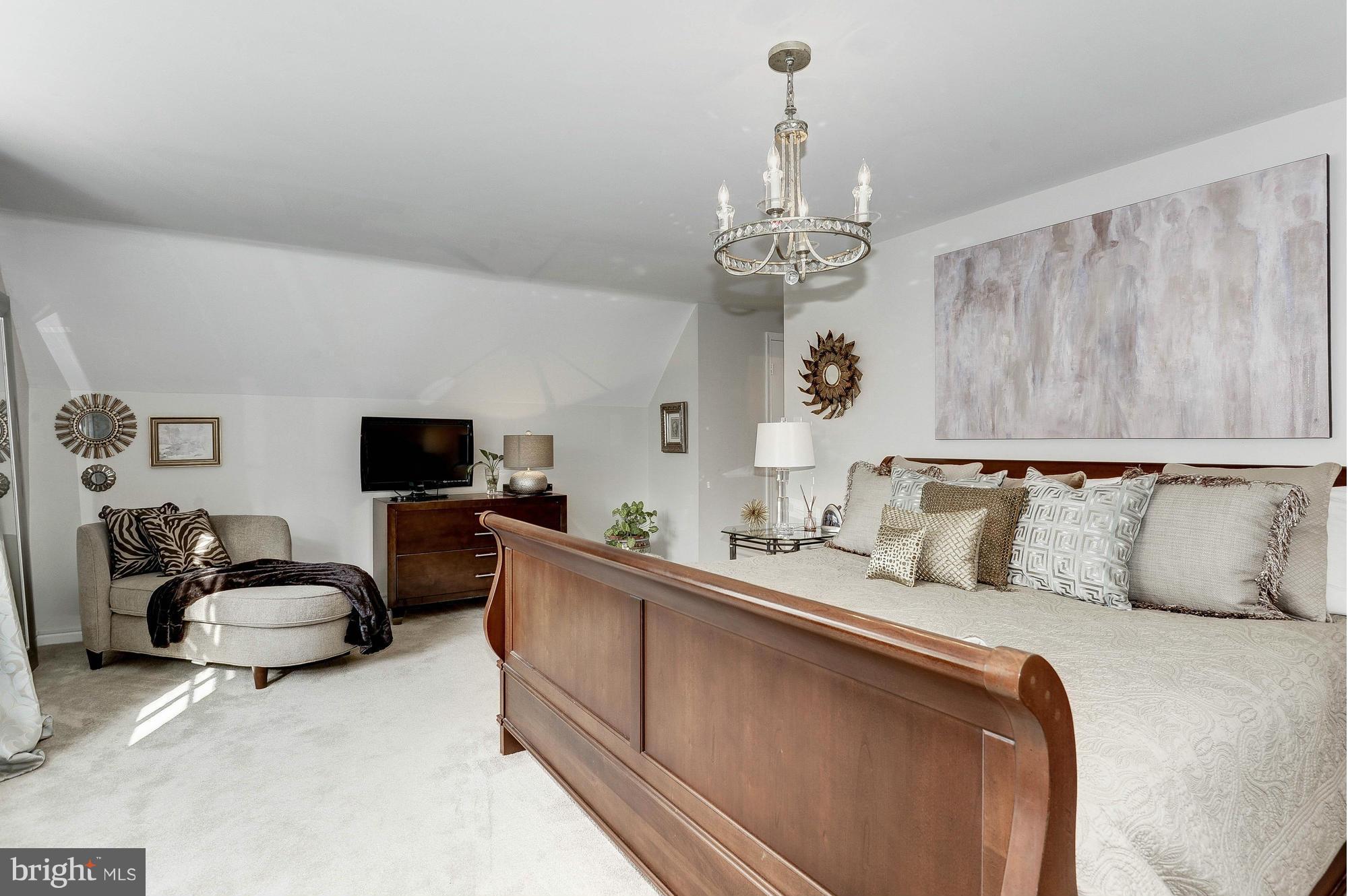 BARCROFT WOODS - Residential