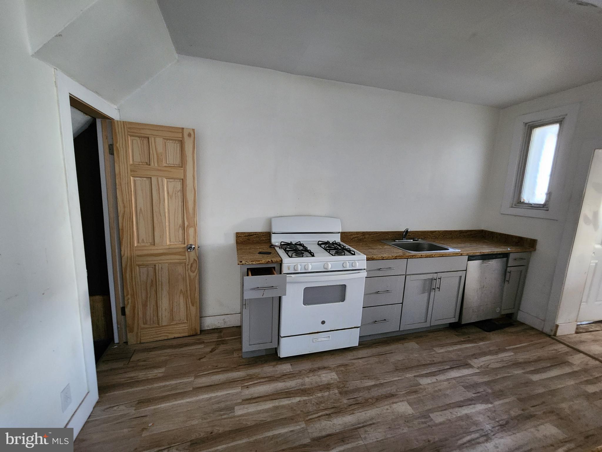 EAST BALTIMORE MIDWAY - Residential