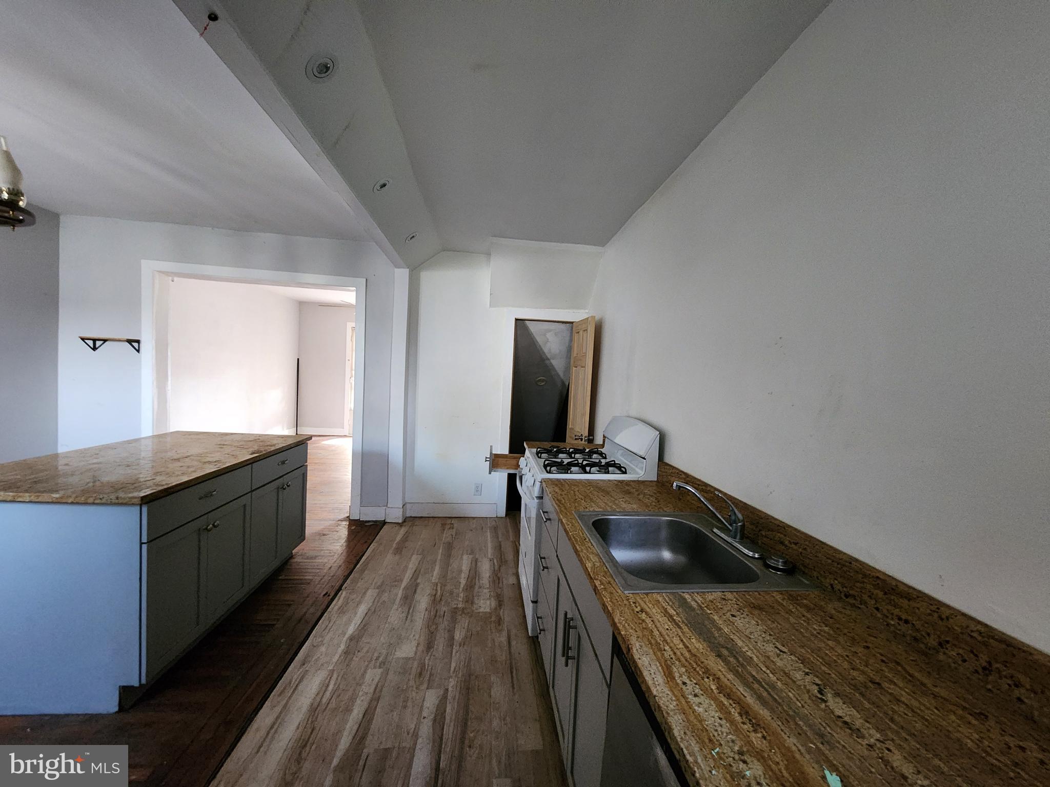 EAST BALTIMORE MIDWAY - Residential