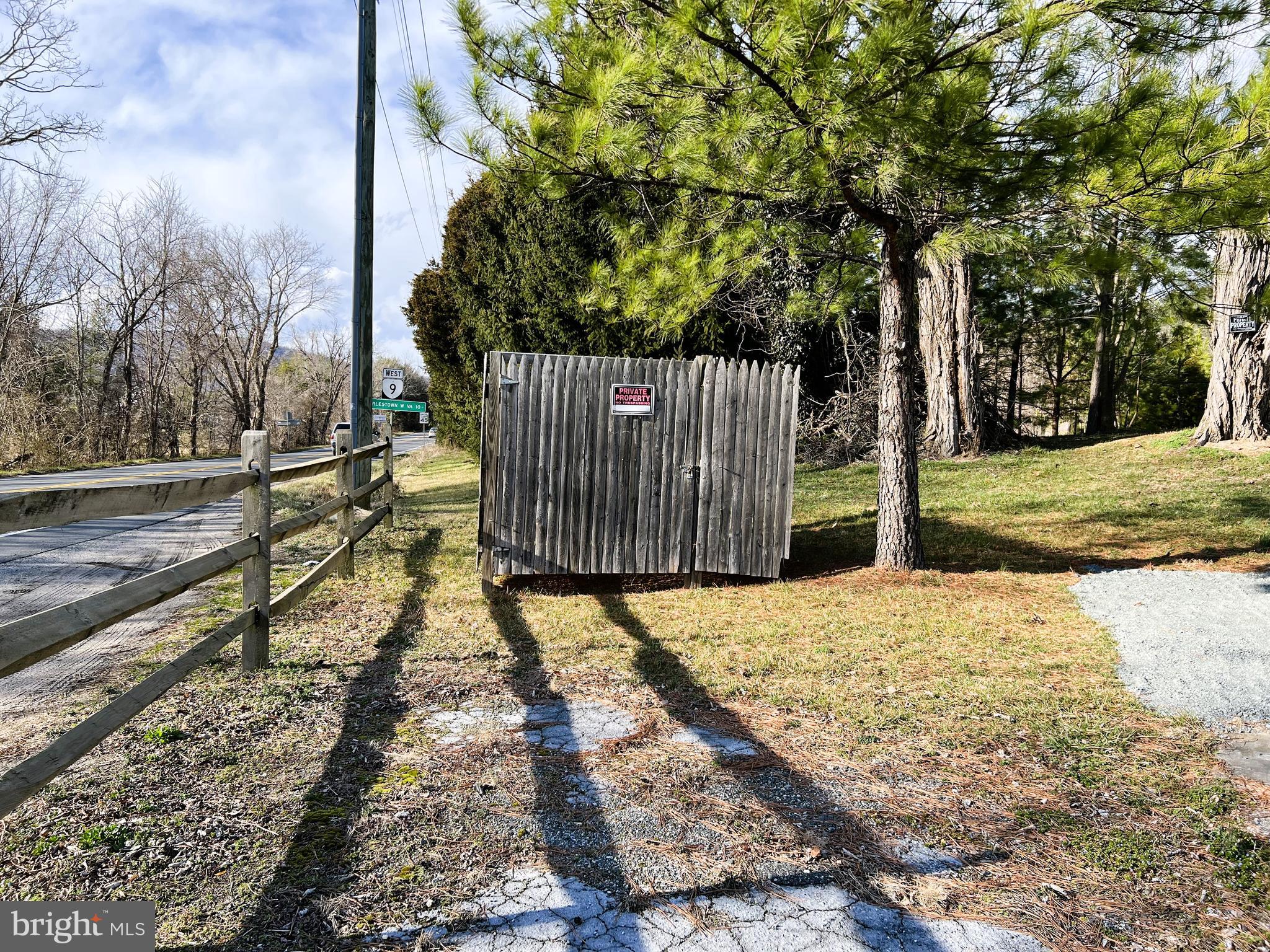 BETWEEN HILLS - Commercial Lease