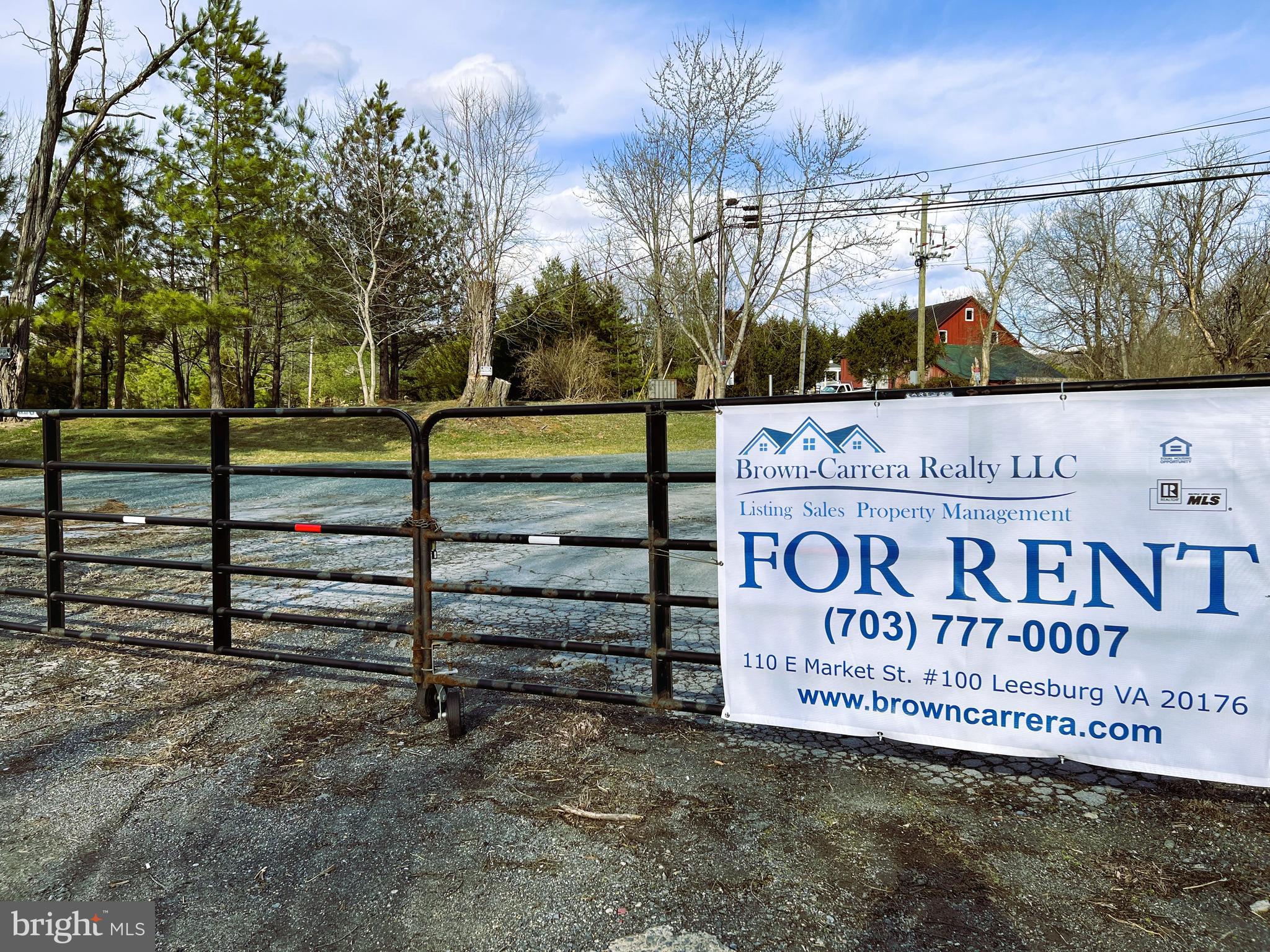 BETWEEN HILLS - Commercial Lease