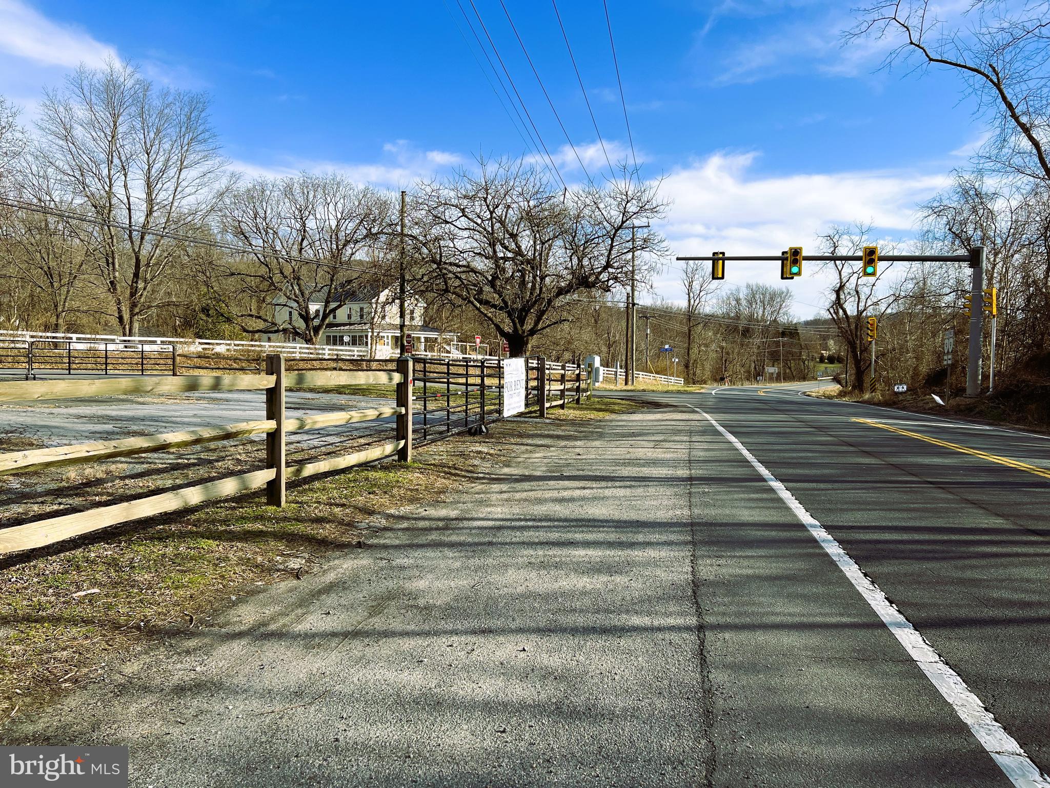 BETWEEN HILLS - Commercial Lease