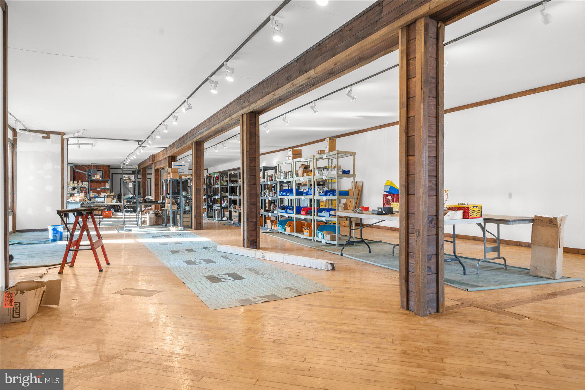 102 S RICHMOND STREET