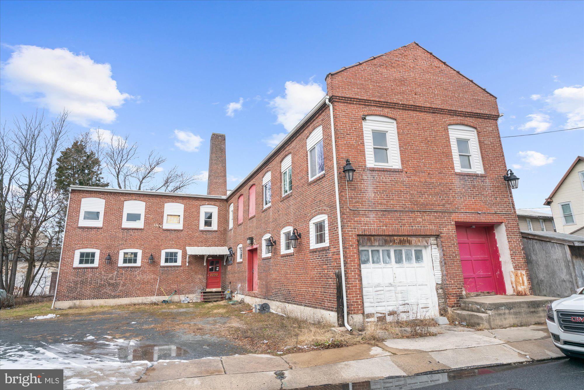 102 S RICHMOND STREET