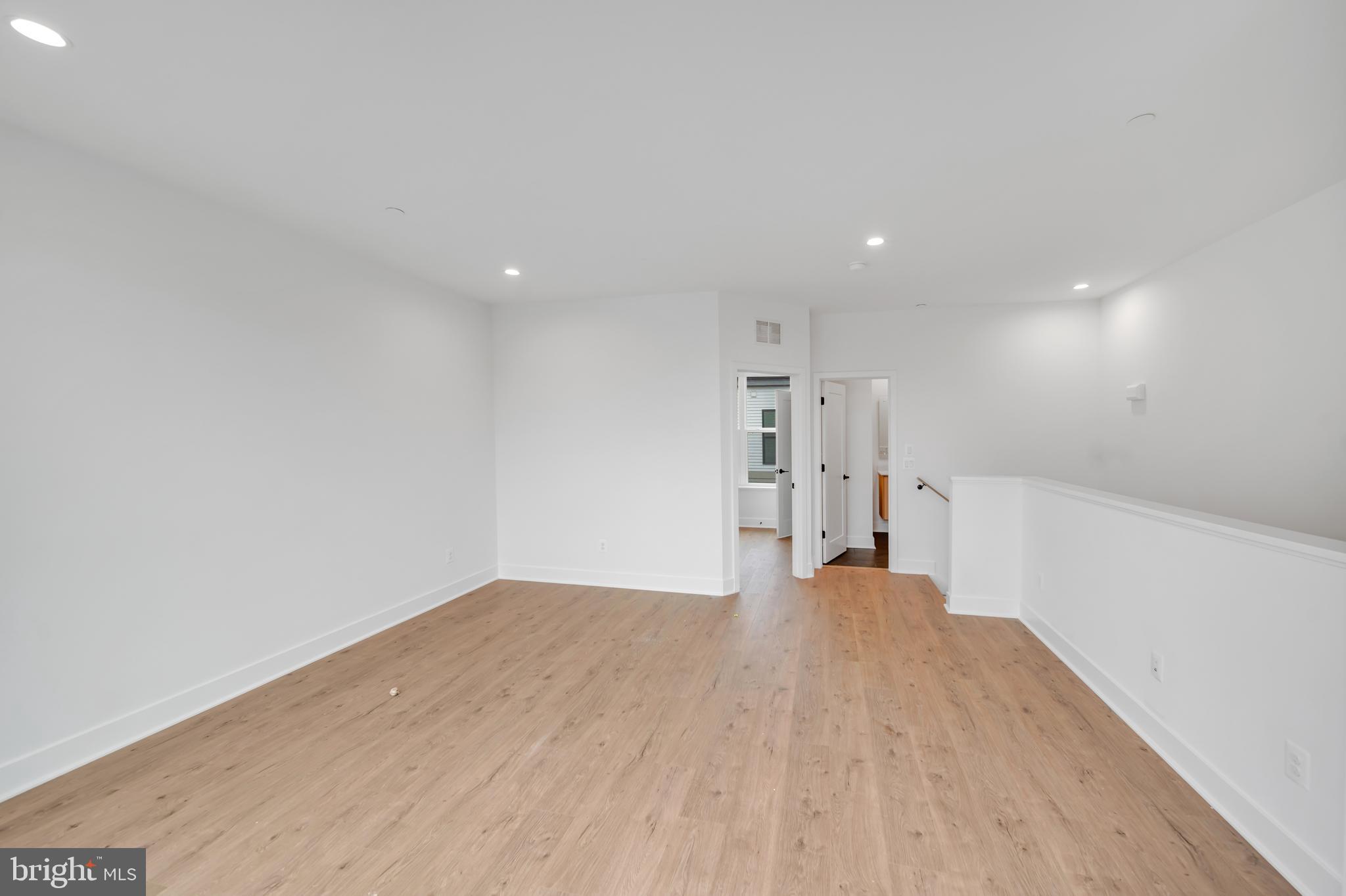 WESTBARD SQUARE - Residential