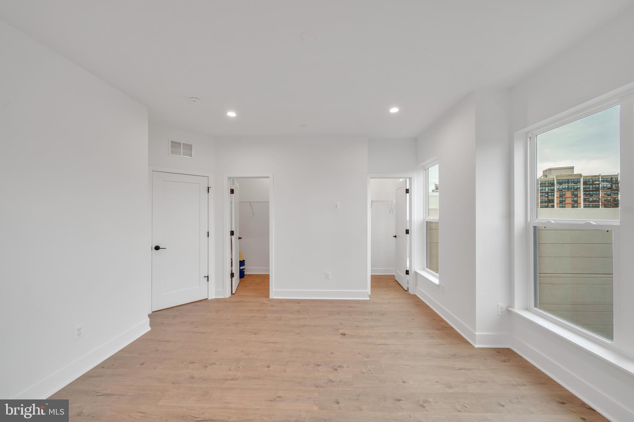 WESTBARD SQUARE - Residential