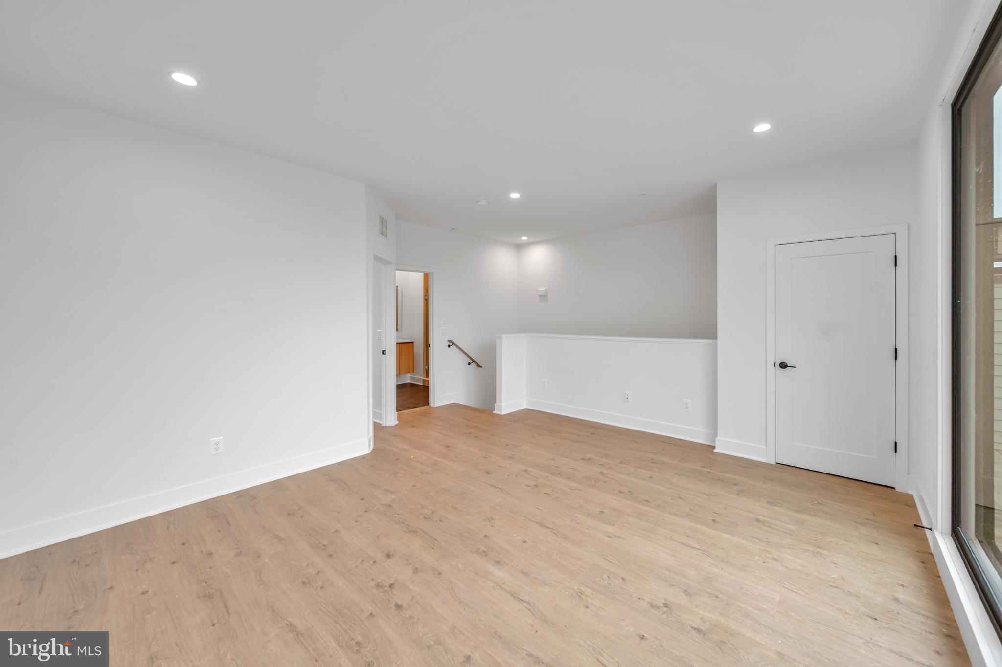 WESTBARD SQUARE - Residential