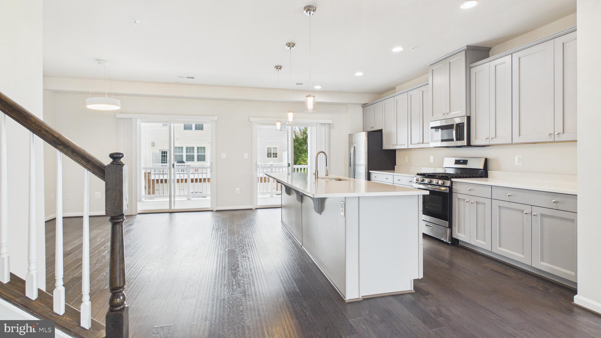 10068 MARKET STREET