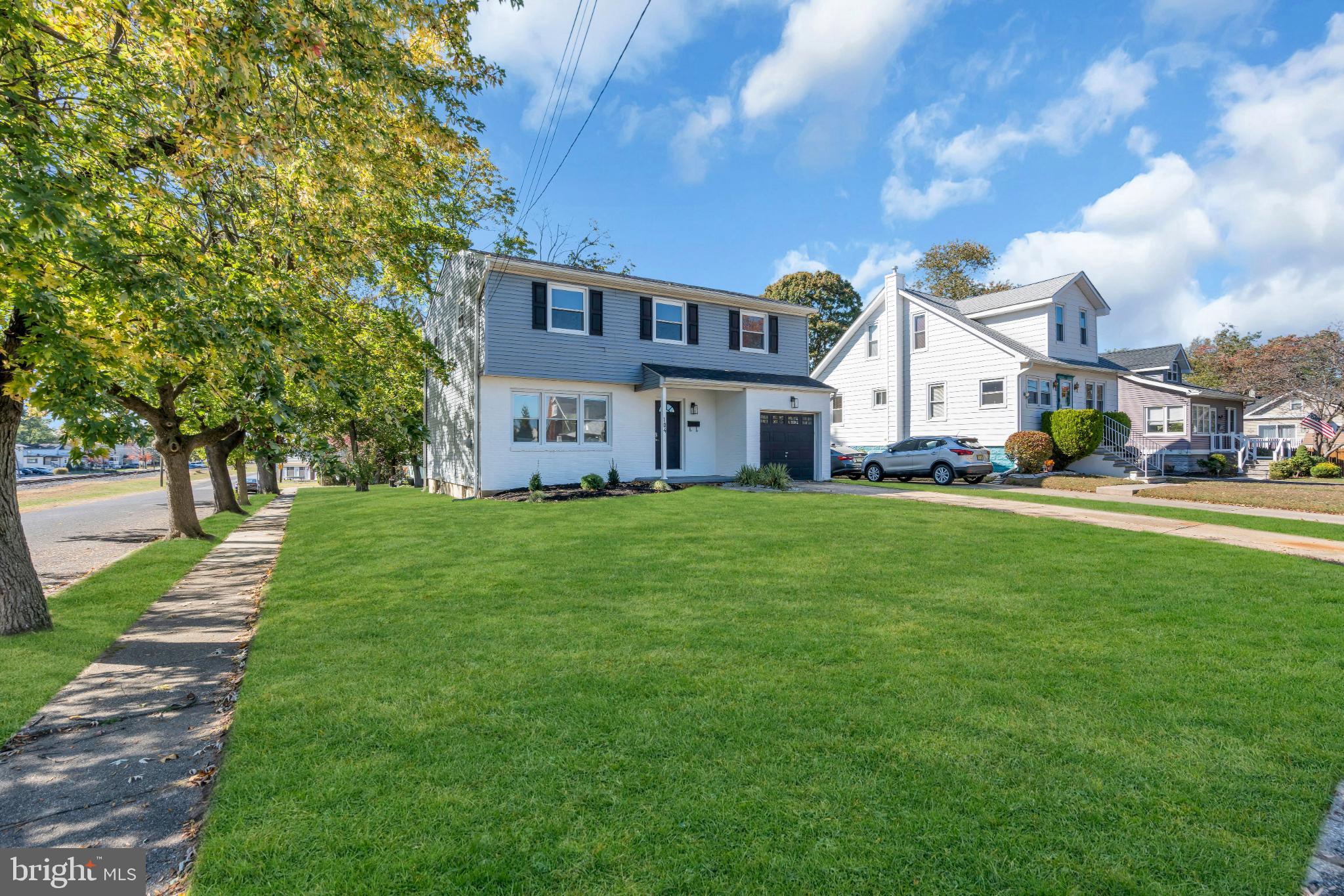 104 E LAURELTON AVENUE