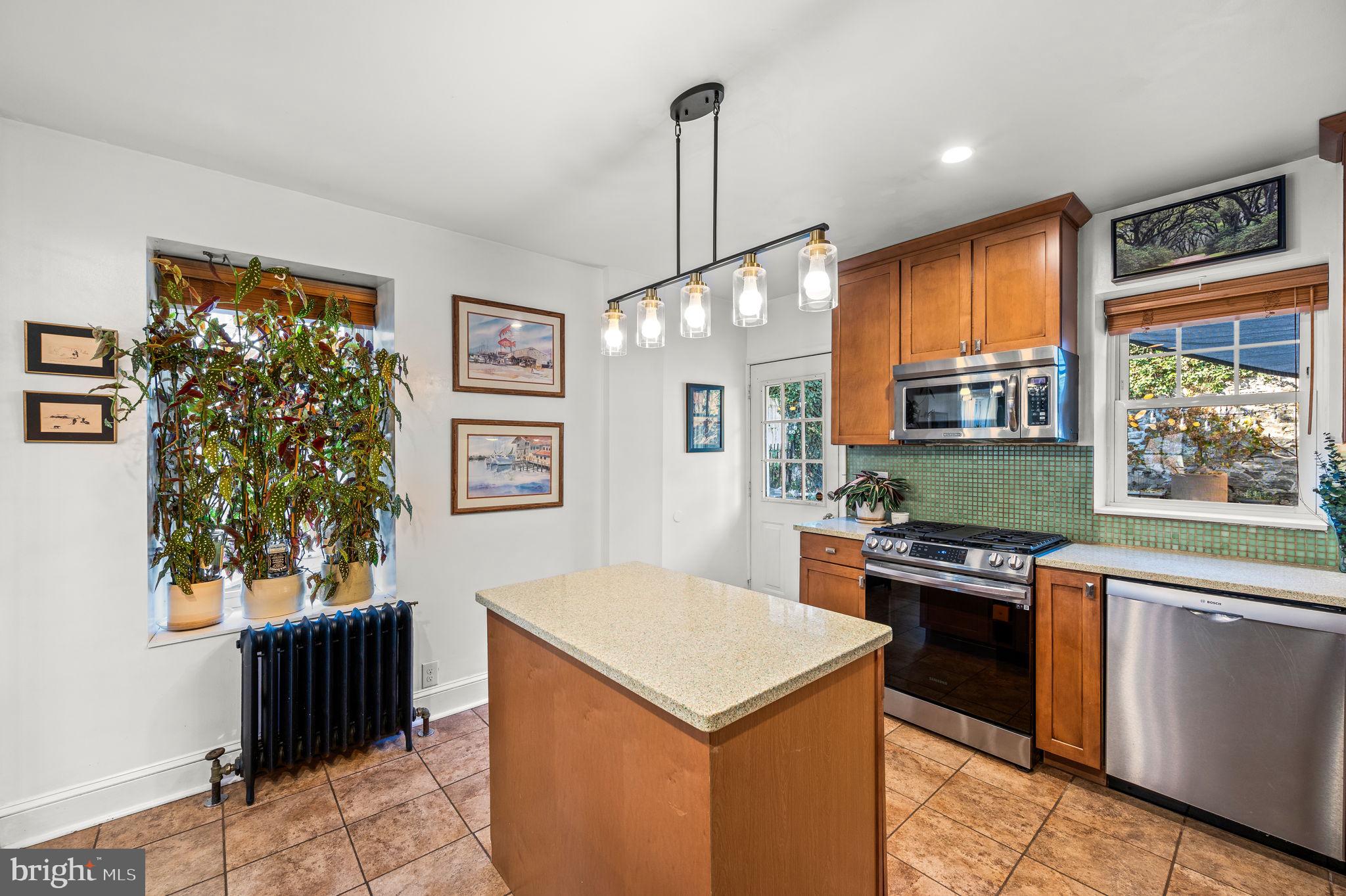 ROXBOROUGH - Residential