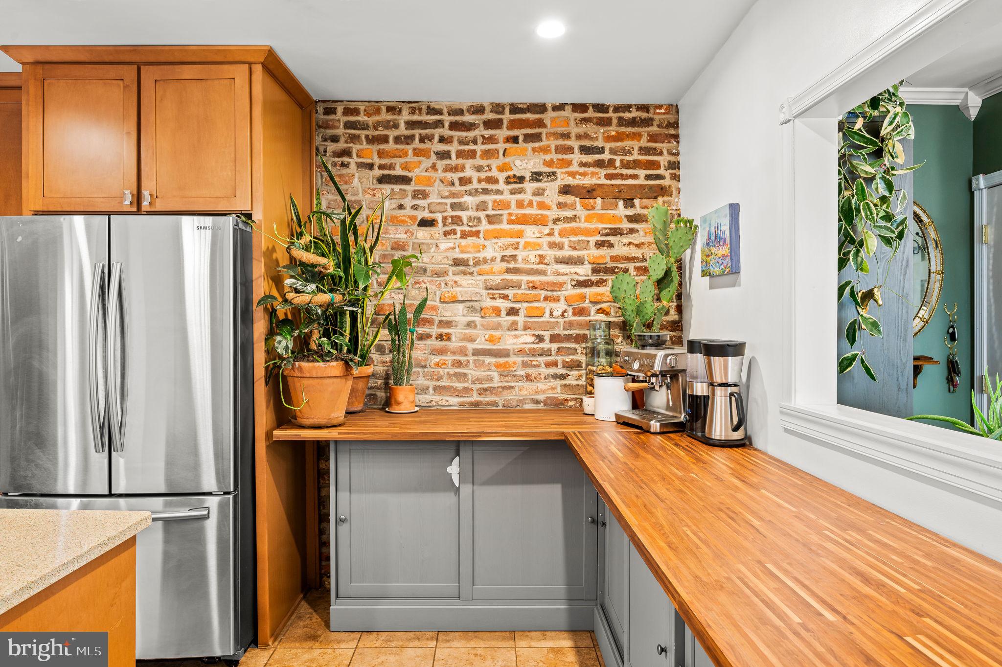 ROXBOROUGH - Residential