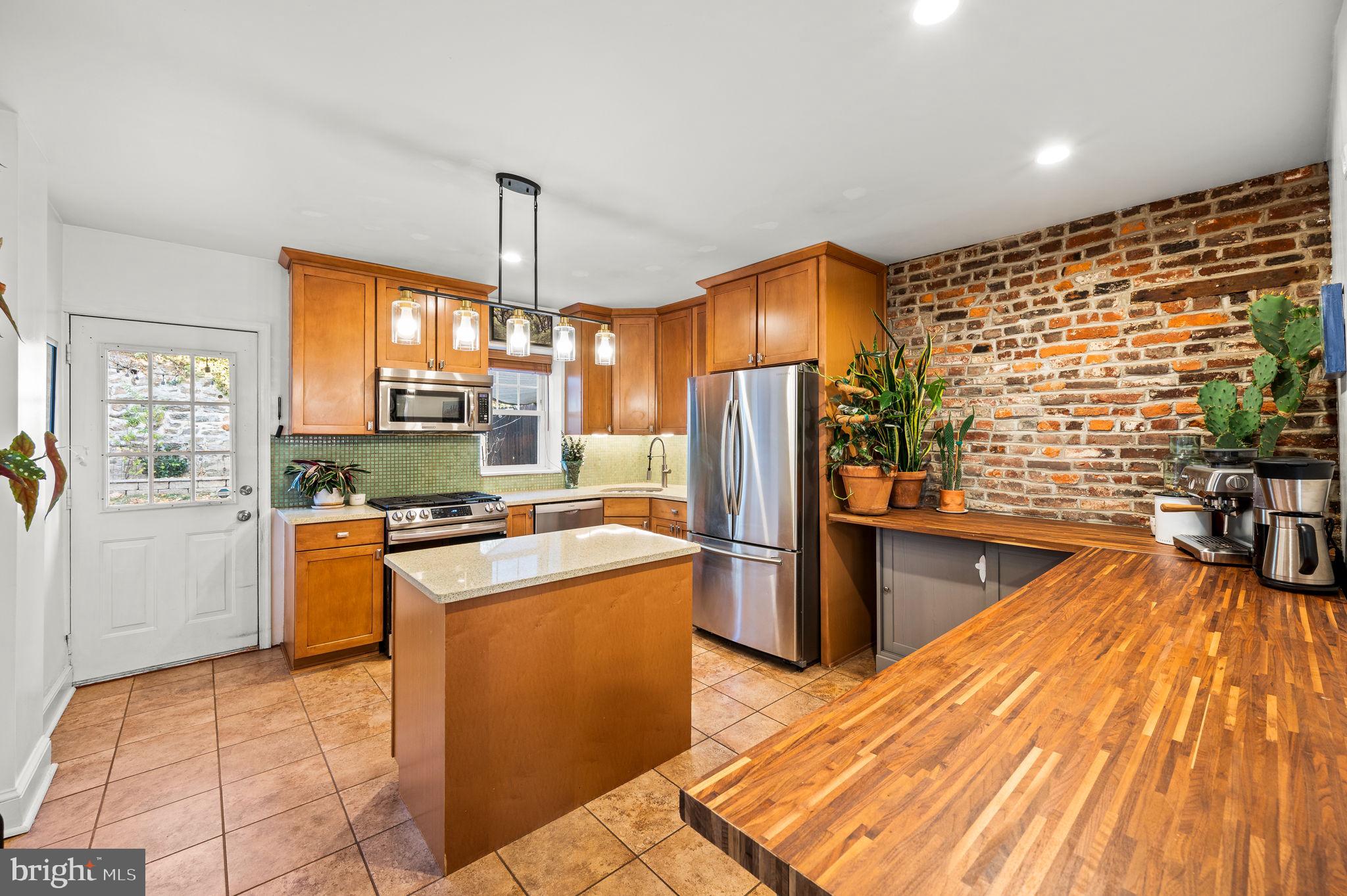 ROXBOROUGH - Residential