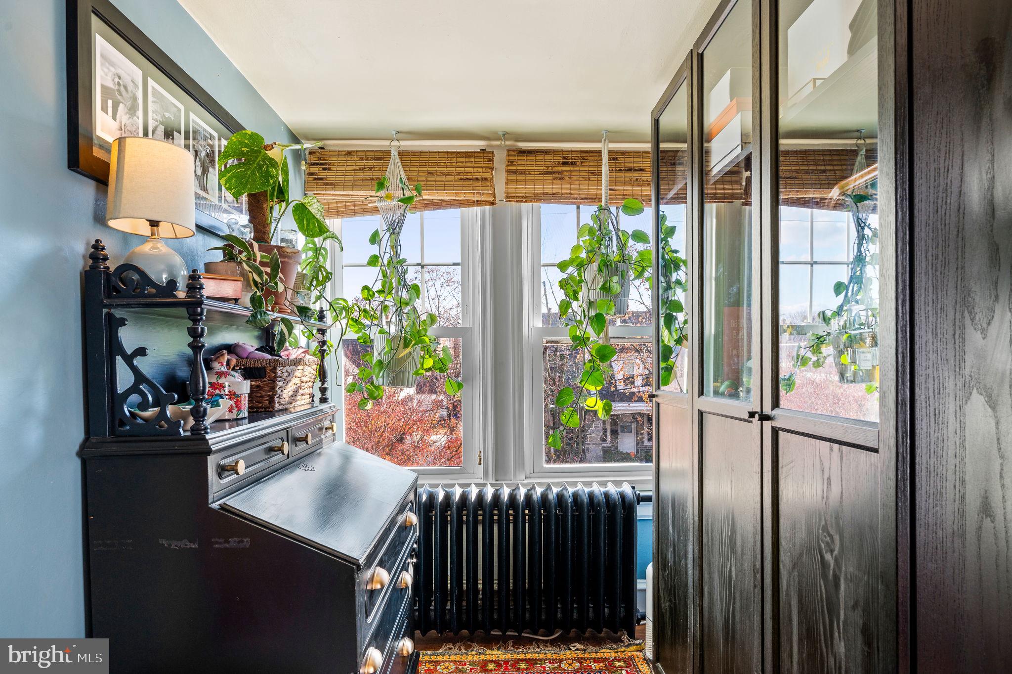 ROXBOROUGH - Residential