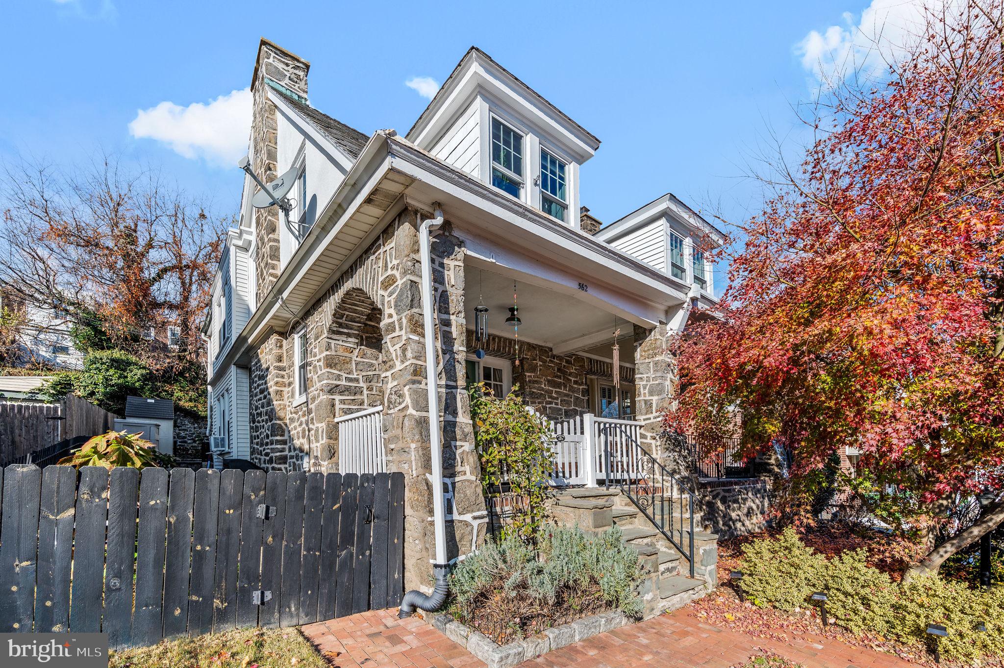 ROXBOROUGH - Residential