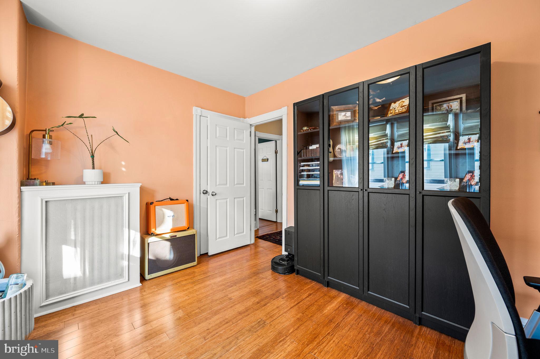 ROXBOROUGH - Residential