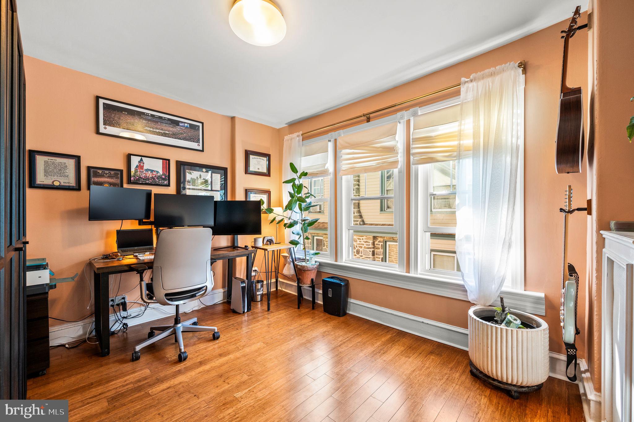 ROXBOROUGH - Residential