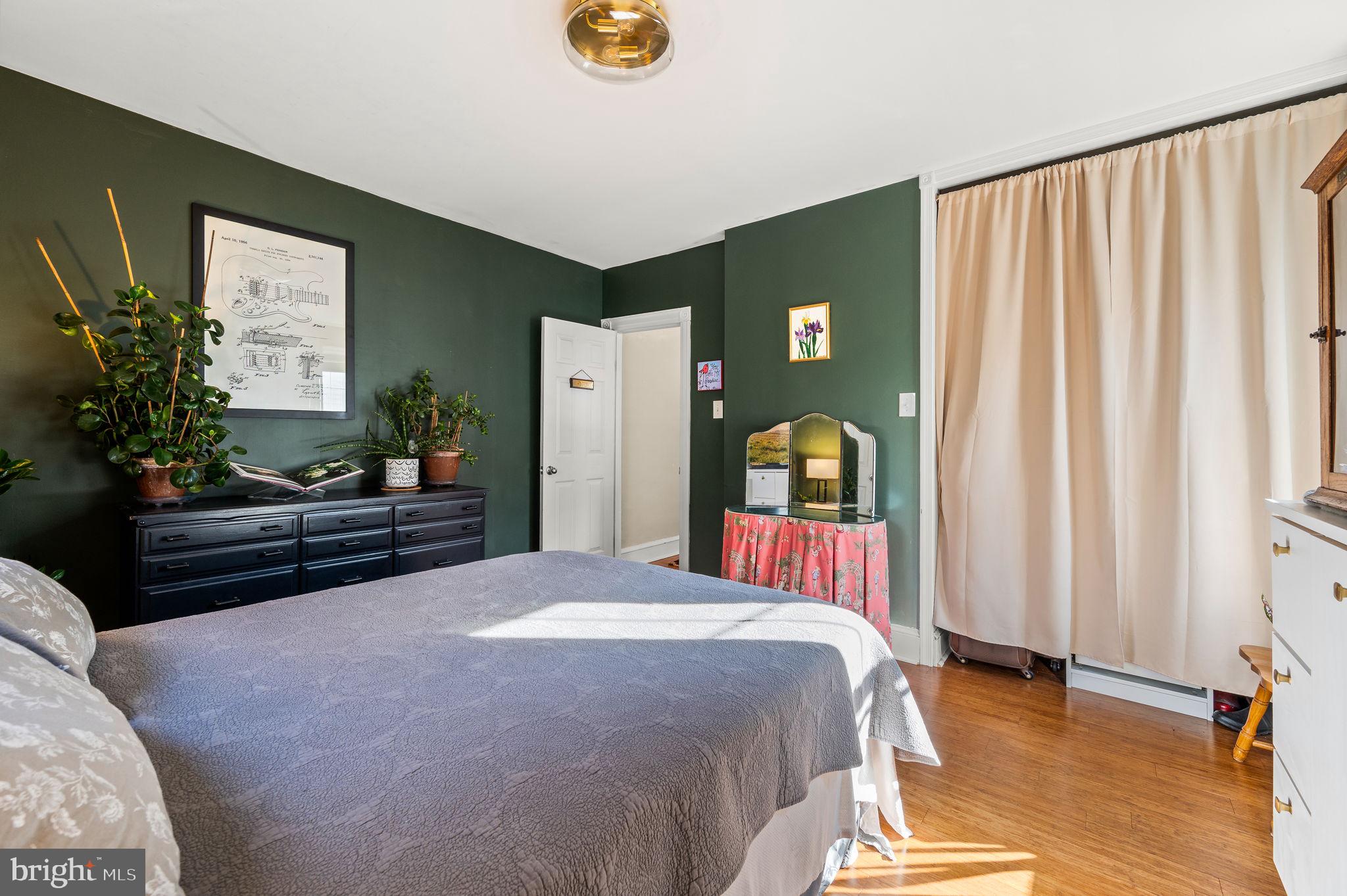 ROXBOROUGH - Residential