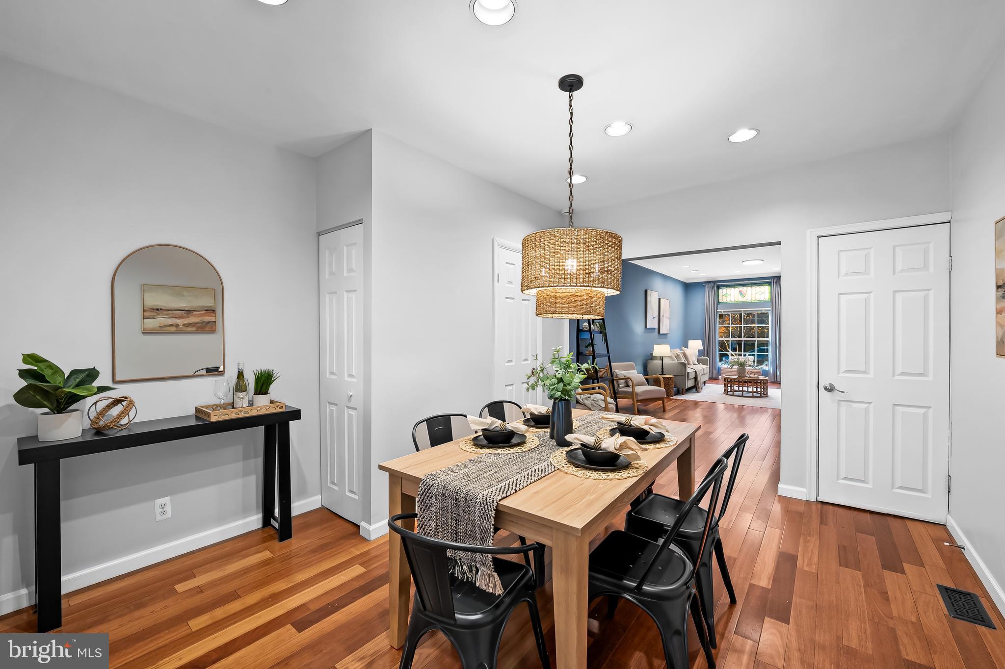 LOCUST POINT - Residential