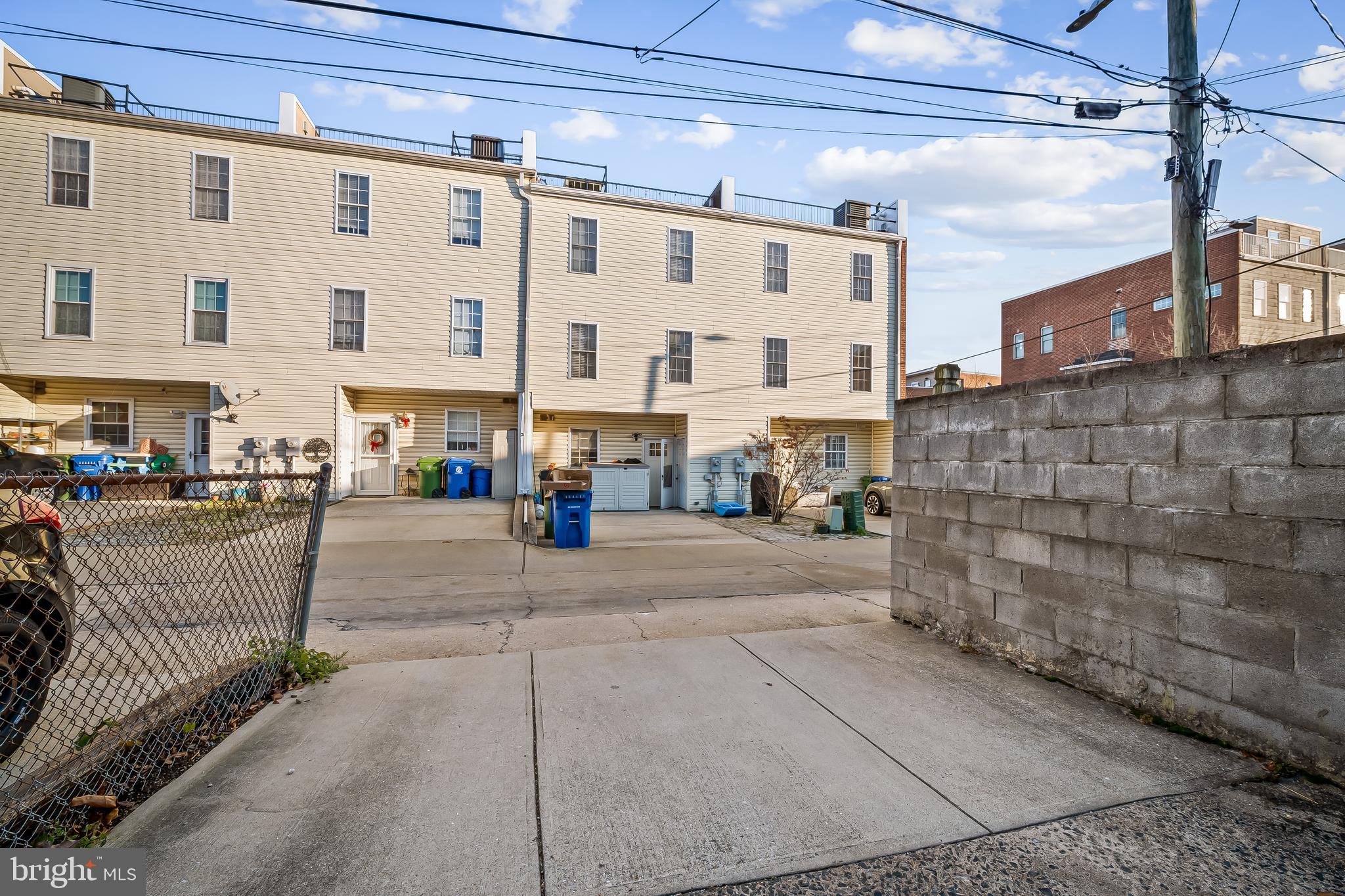 LOCUST POINT - Residential