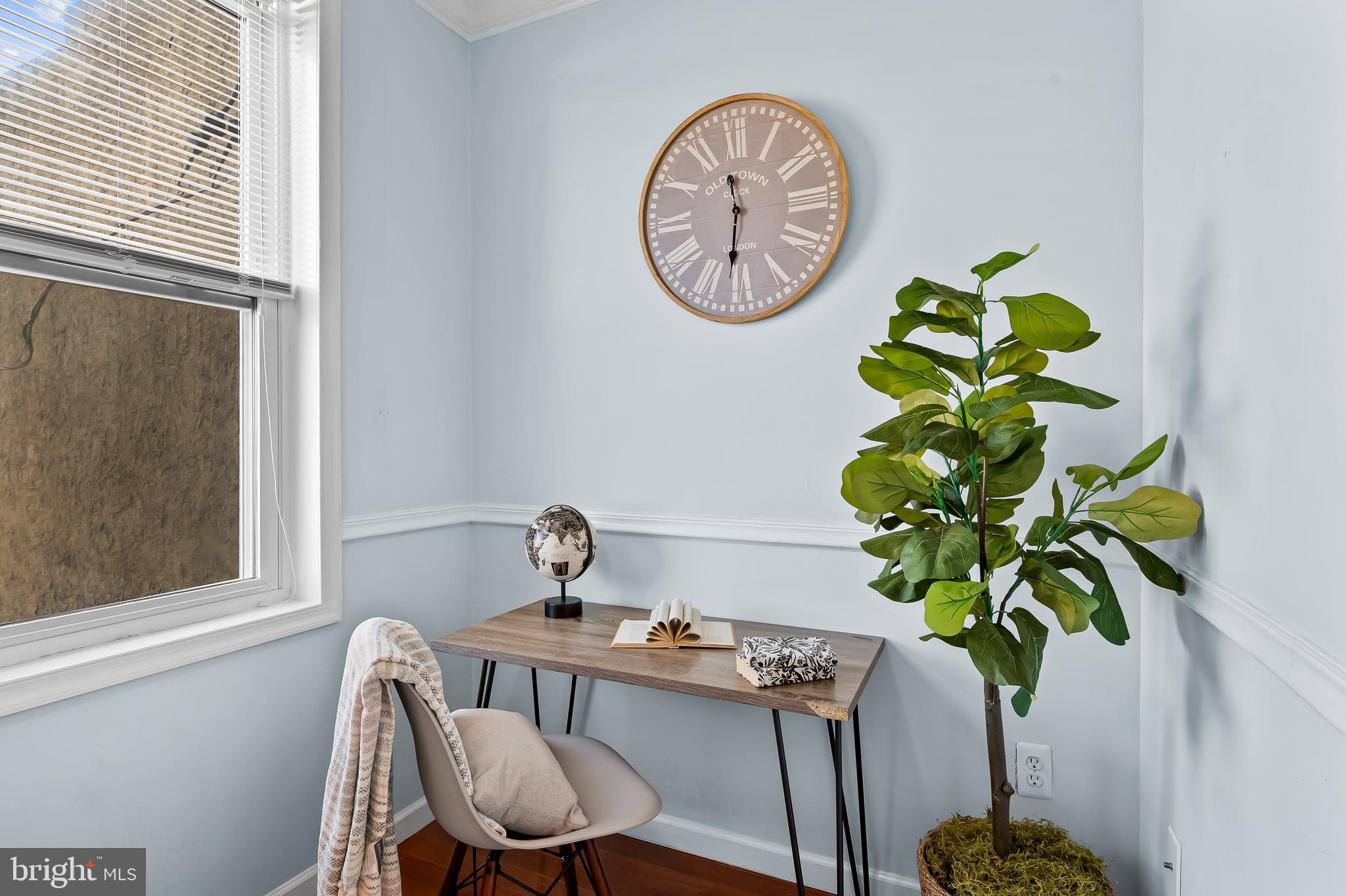 LOCUST POINT - Residential