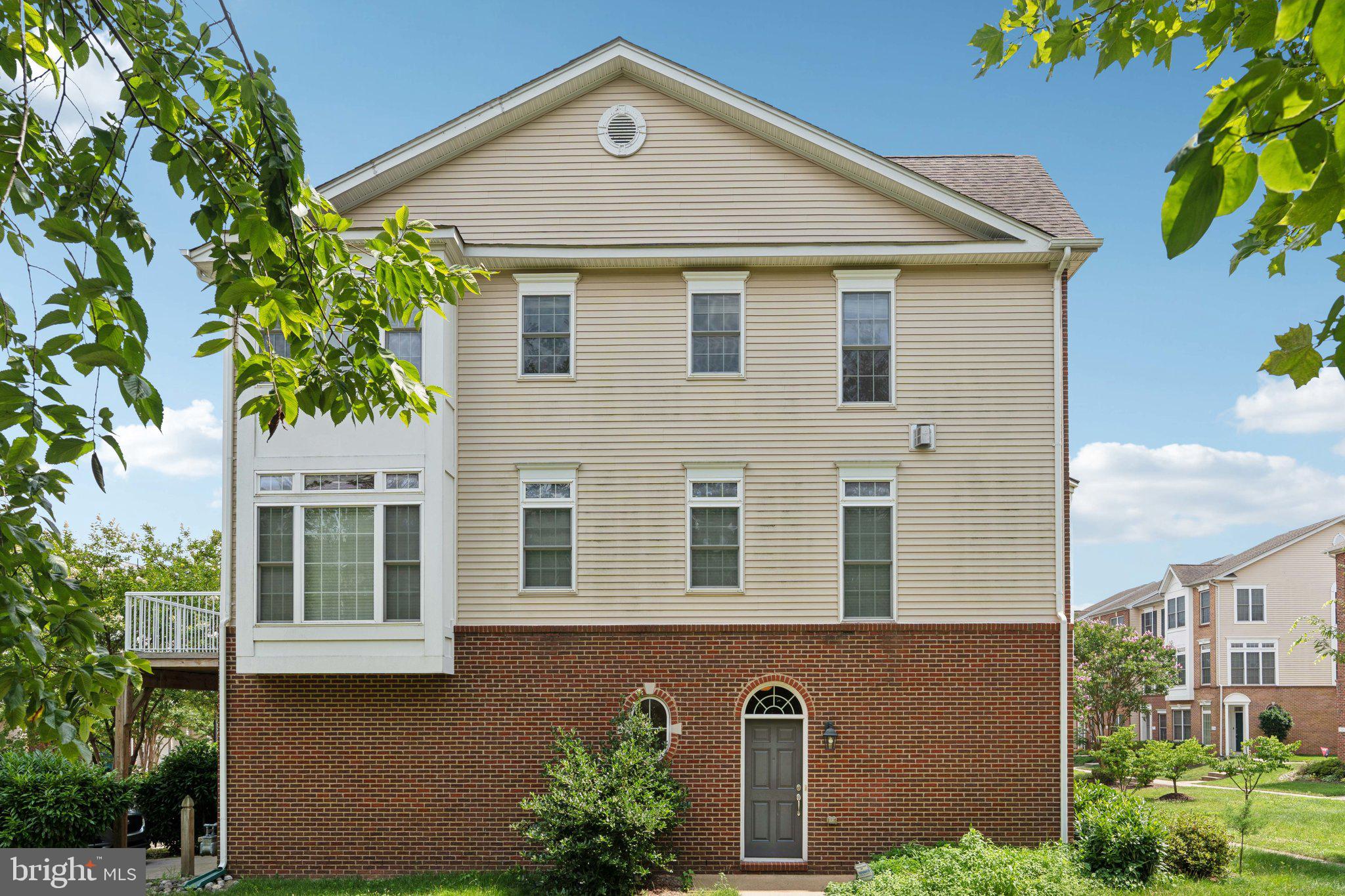 SOUTH RIDING - Residential Lease