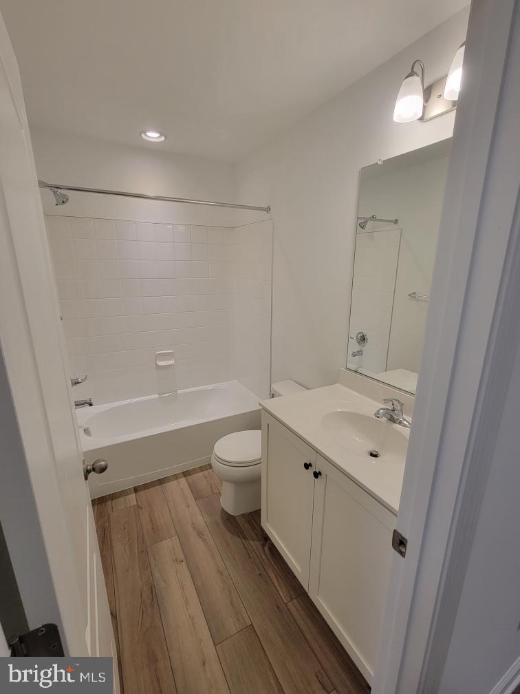 MCCAULEY CROSSING - Residential Lease