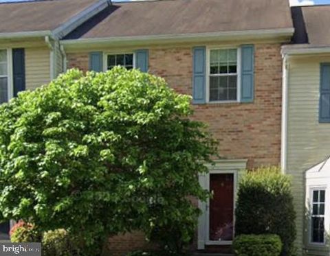 Photo of 630 Marianne Lane, BALTIMORE, MD 21228 (MLS # MDBC2145468)