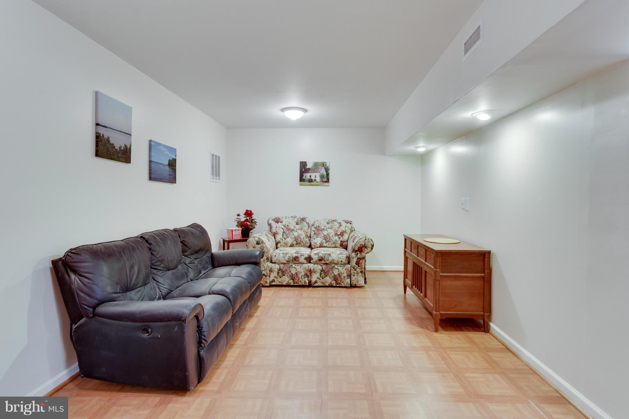 COLCHESTER HUNT - Residential