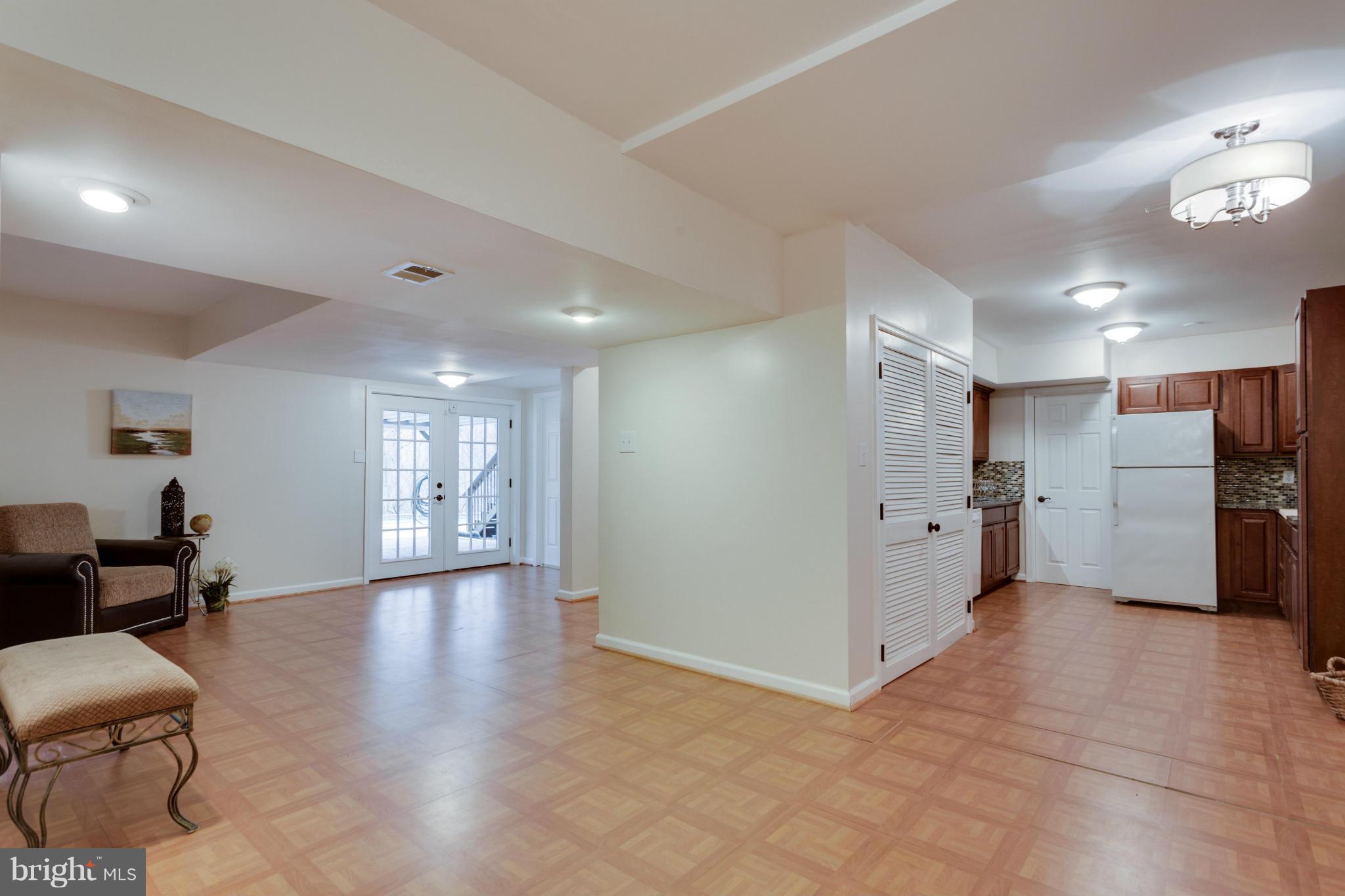 COLCHESTER HUNT - Residential