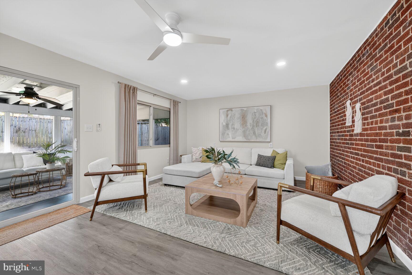 ARLINGTON HEIGHTS - Residential