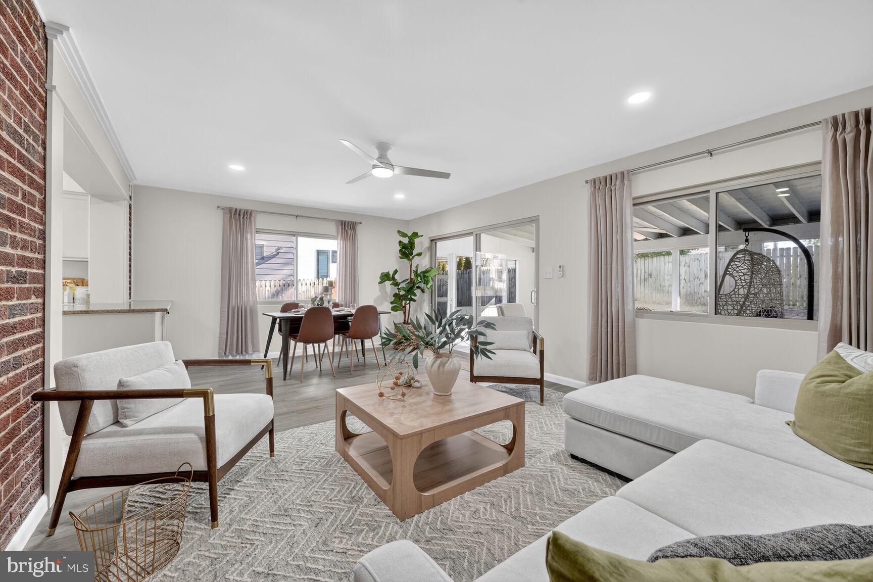 ARLINGTON HEIGHTS - Residential