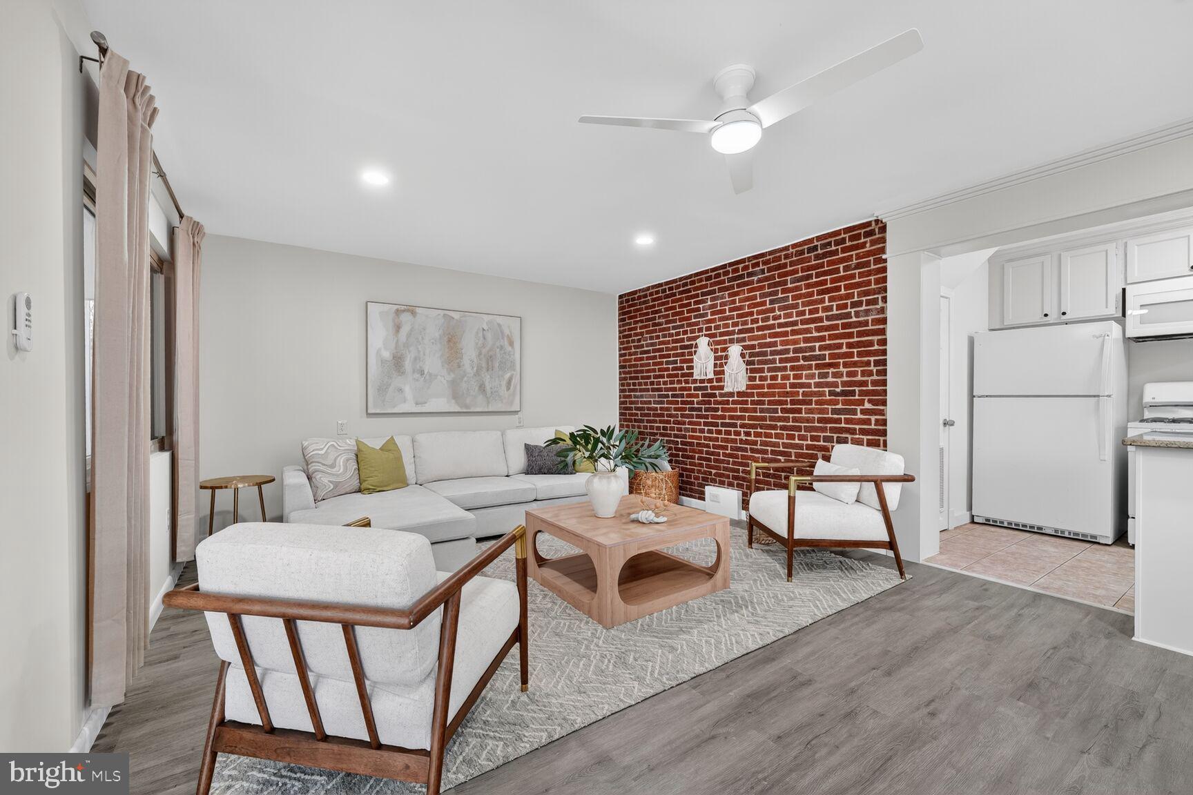 ARLINGTON HEIGHTS - Residential